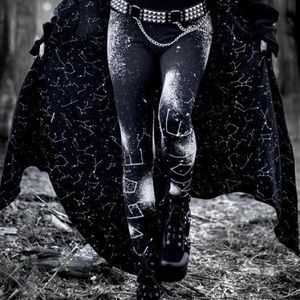 Rogue and wolf leggings